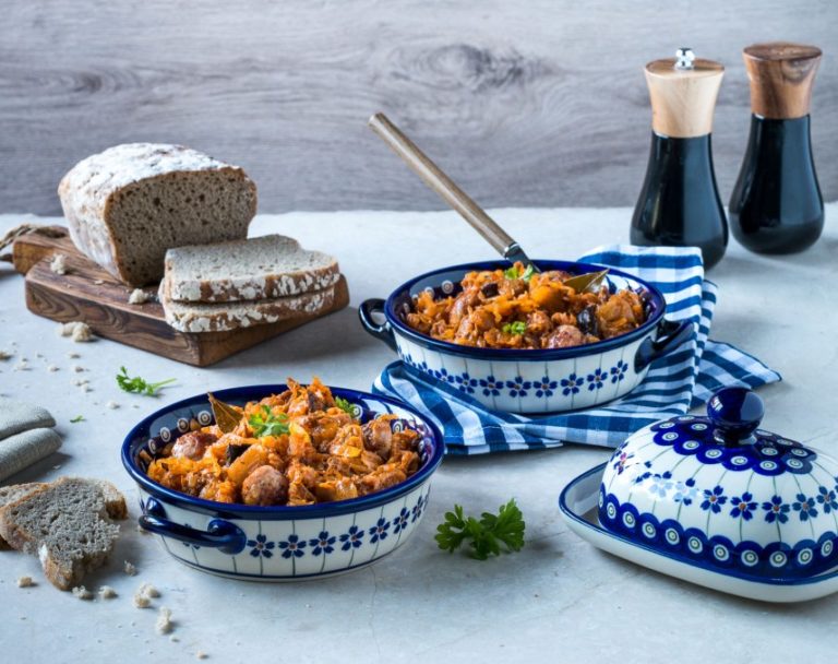 Bigos z suszonymi śliwkami