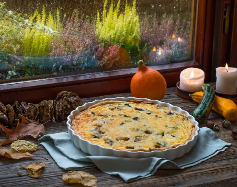 Tarta z grzybami leśnymi i cukinią