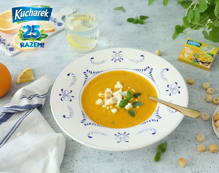 Zupa krem z marchewki z pomarańczą i serem feta