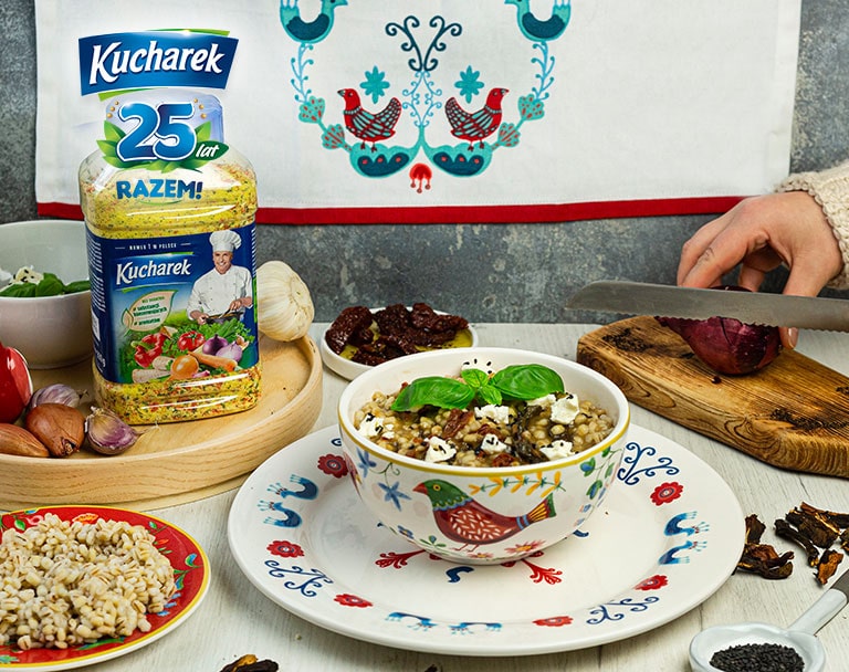 Kaszotto z grzybami leśnymi i serem z czarnuszką